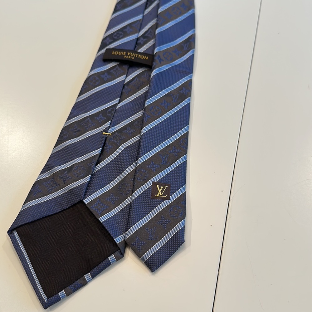 Louis Vuitton LV Blue Panache Silk Men`s Tie